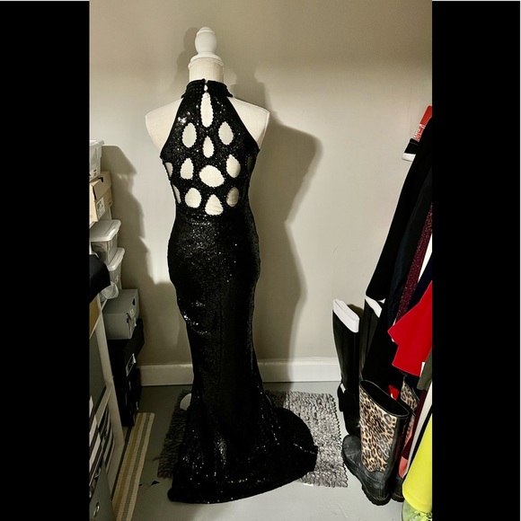 PROM DRESS! - Picture 2 of 2